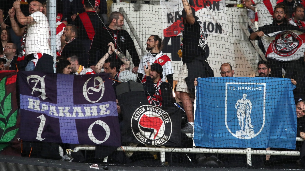 Ύψωσαν πανό του Ηρακλή οι φίλοι της Ράγιο Βαγιεκάνο