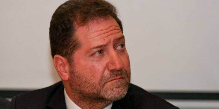 Επεισόδια έξω από το σπίτι του Νταβέλη – Η δήλωση του ιδιοκτήτη της ΑΕΛ