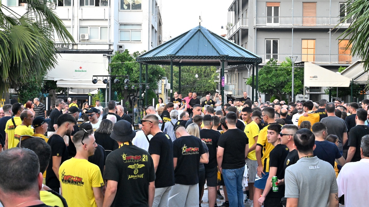 “Κιτρινόμαυρο” πάρτι στην Λαμία για το τρόπαιο της ΑΕΚ (pictures)